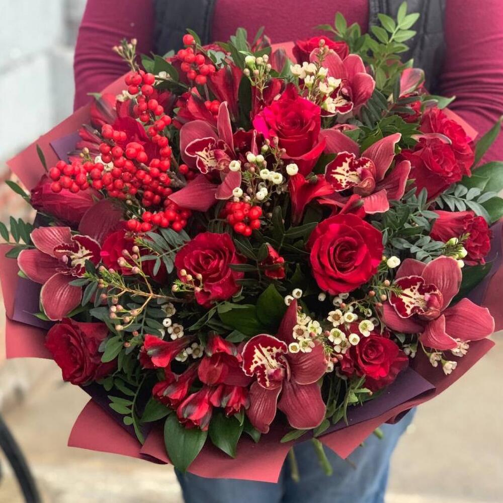 Шикарный букет с орхидеей и розами Шикарный букет с орхидеей и розами